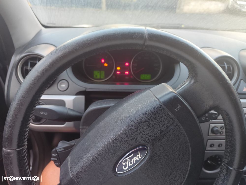 Ford Fiesta - 5
