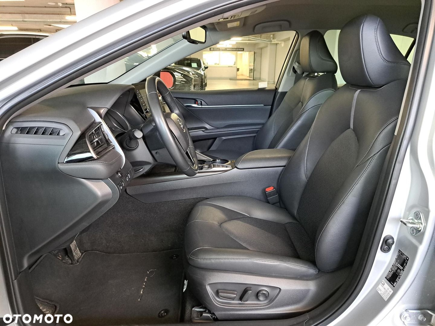 Toyota Camry 2.5 Hybrid Comfort CVT - 11
