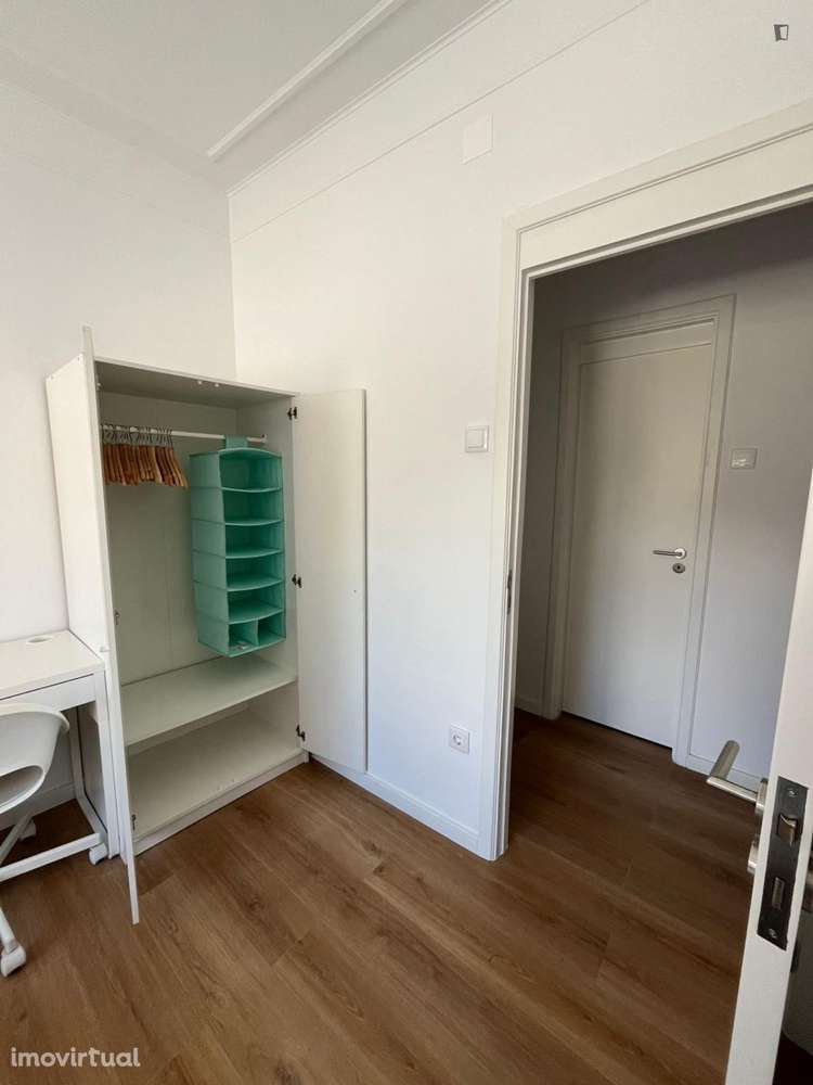Quarto - localizado em Sé Porto - Grande imagem: 3/12
