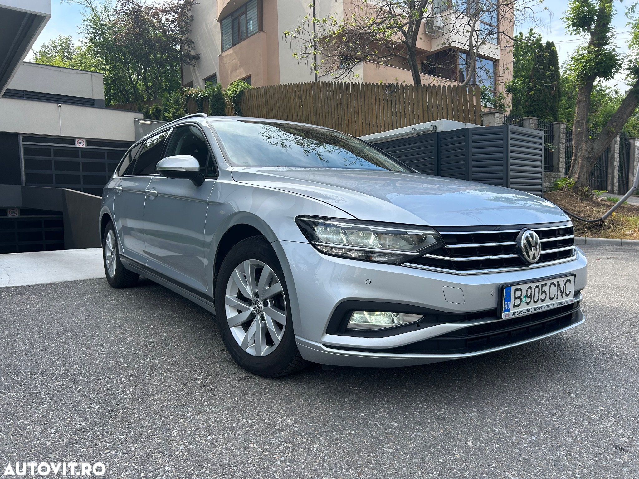 Volkswagen Passat - 2