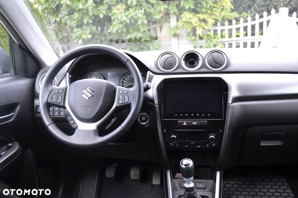 Suzuki Vitara 1.4 Boosterjet mHEV Premium Plus 4WD - 38