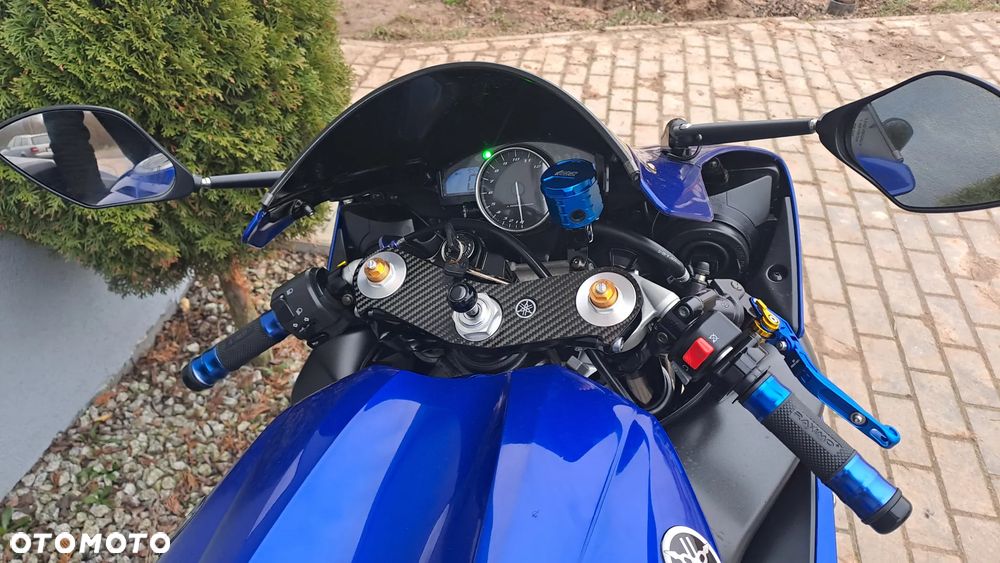 Yamaha R1 - 28