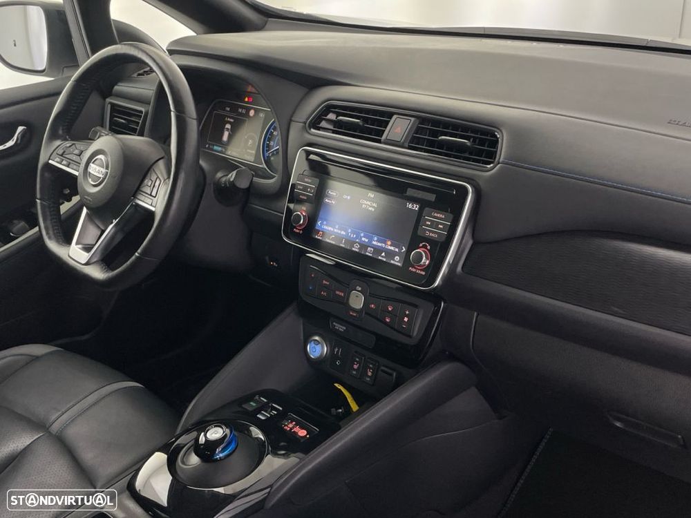 Nissan Leaf Tekna ProPilot Park - 23