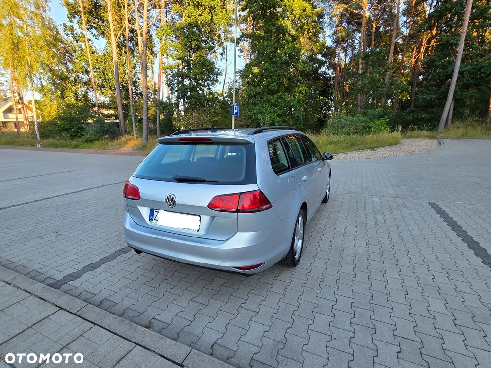 Volkswagen Golf 1.6 TDI BlueMotion Comfortline - 23