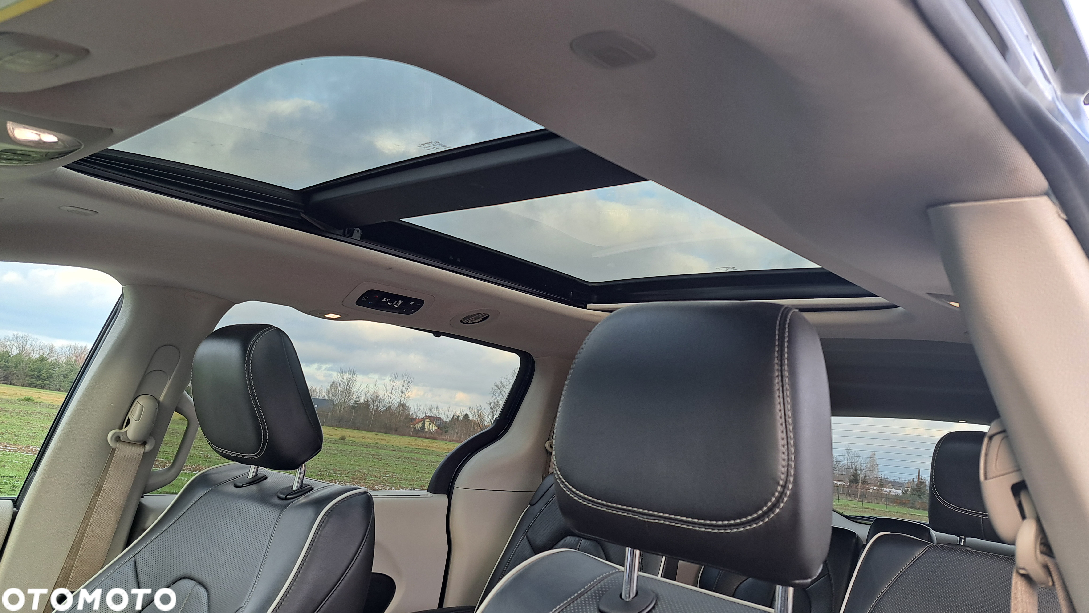 Chrysler Pacifica - 34