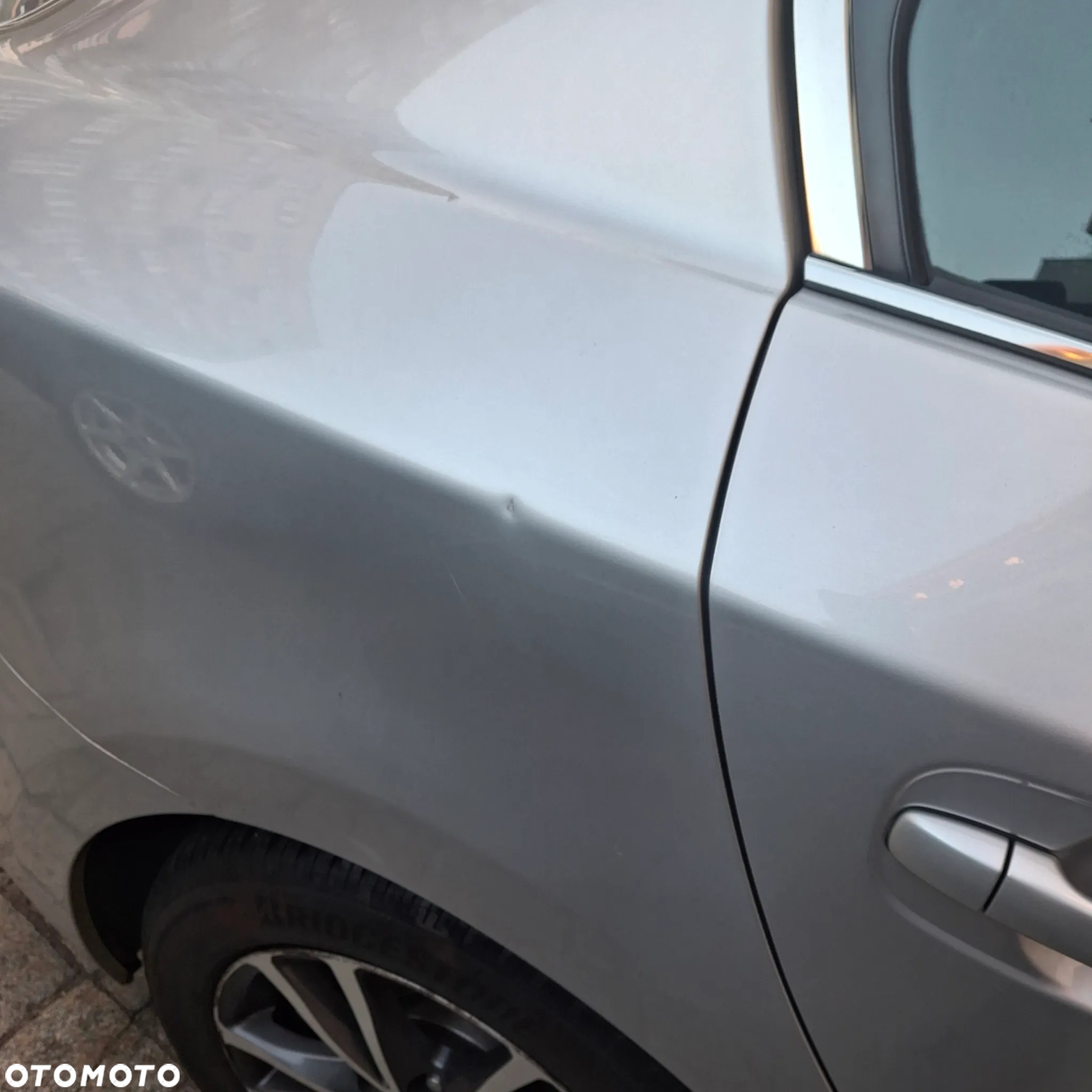Toyota Avensis 1.8 Premium - 21