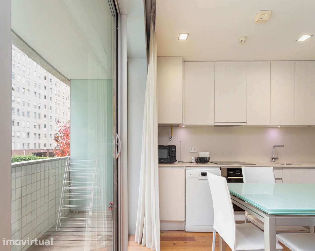 Apartamento T0 com ar condicionado em Ramalde - Grande imagem: 3/12
