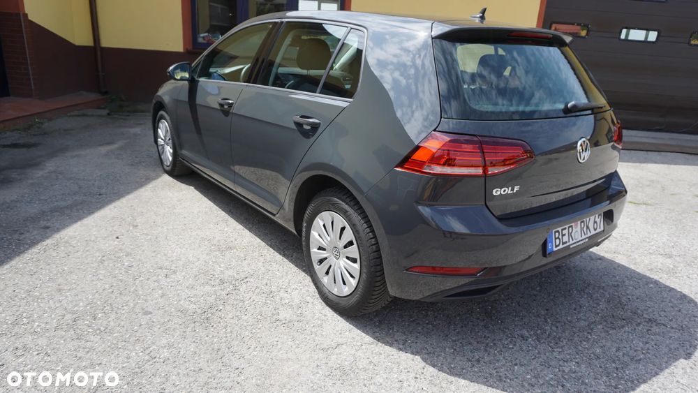 Volkswagen Golf - 9