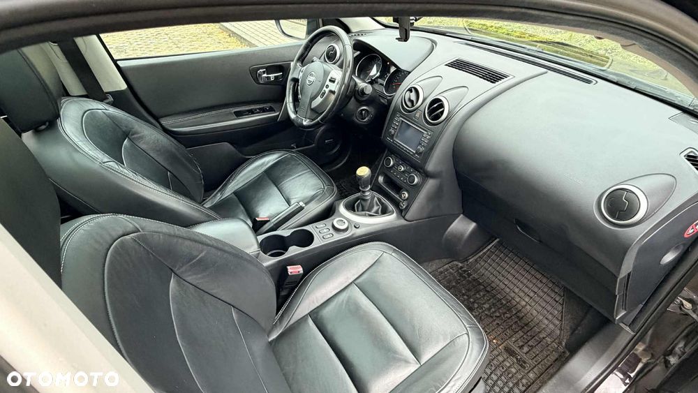 Nissan Qashqai 2.0 4x4 Tekna Premium - 24