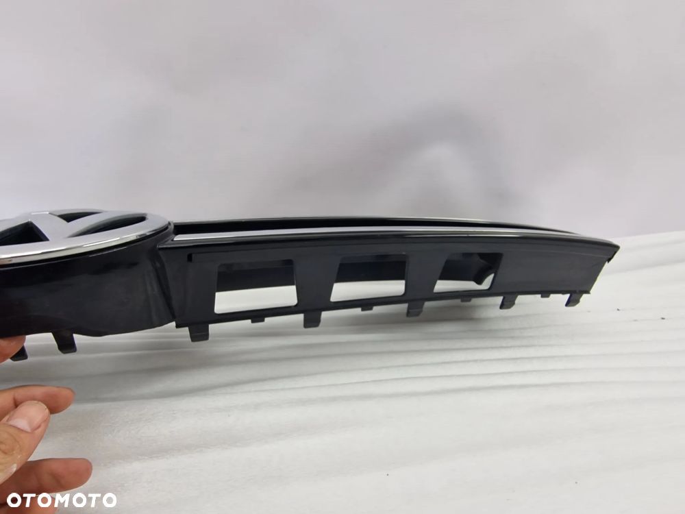 VW TOUAREG 7P6 / 7P 10- ATRAPA / GRILL PRZEDNI PRZÓD , NR 7P6853651A/D , NR AUKCJI GR122 - 15