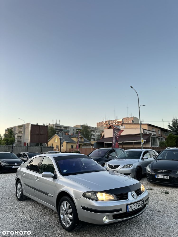 Renault Laguna - 1