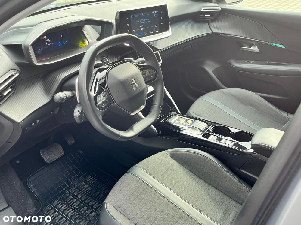 Peugeot 208 - 28