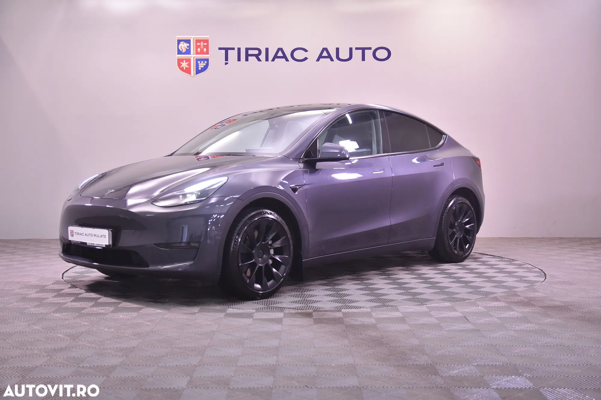 Tesla Model Y - 1