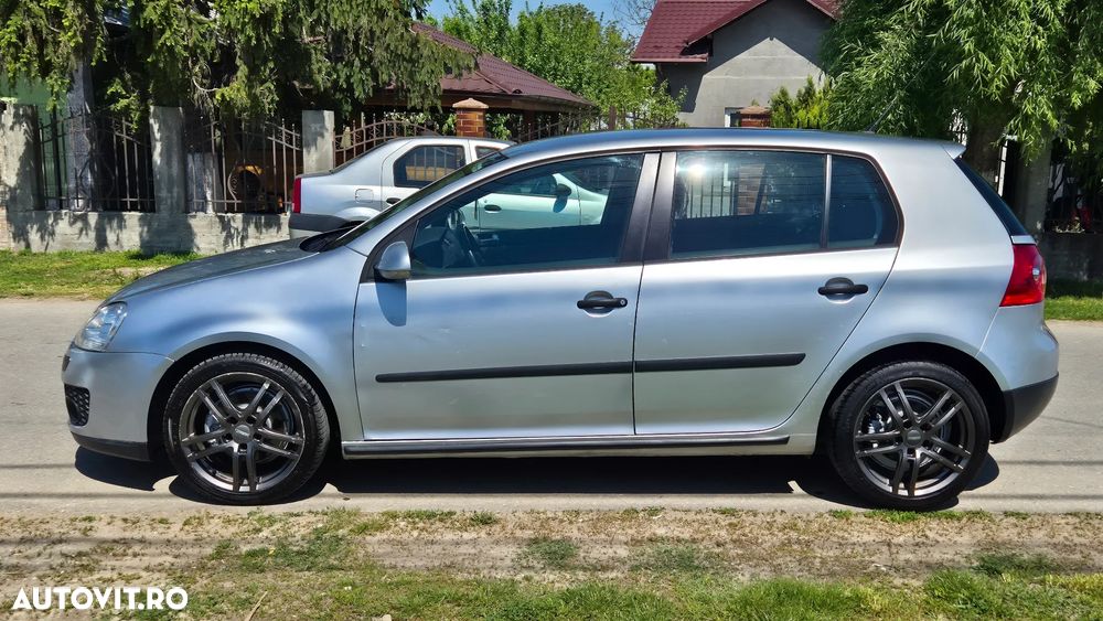 Volkswagen Golf 1.9TDI Highline - 11