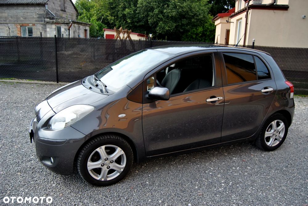 Toyota Yaris 1.33 VVT-i Executive - 2