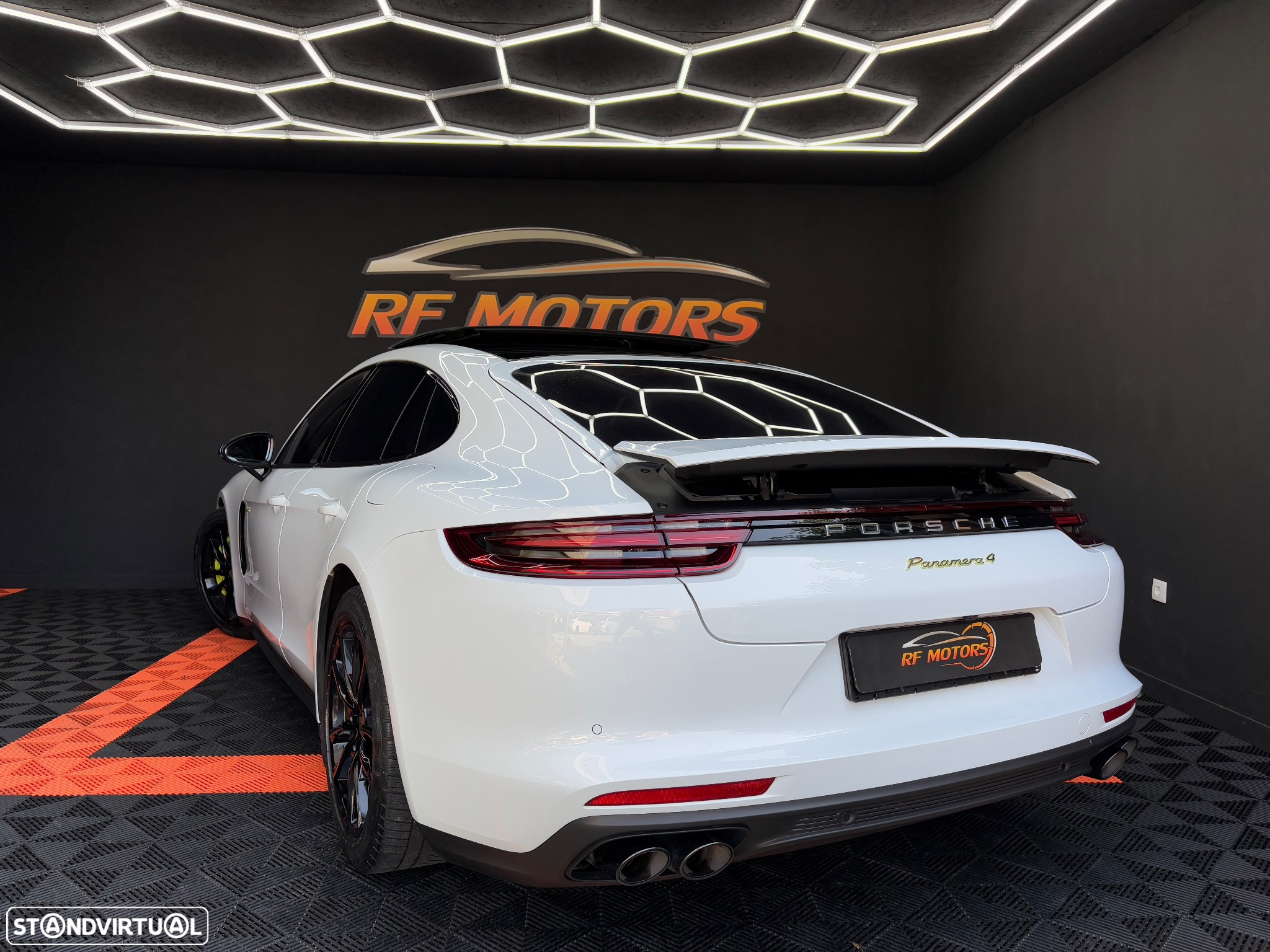 Porsche Panamera 4 E-Hybrid - 6