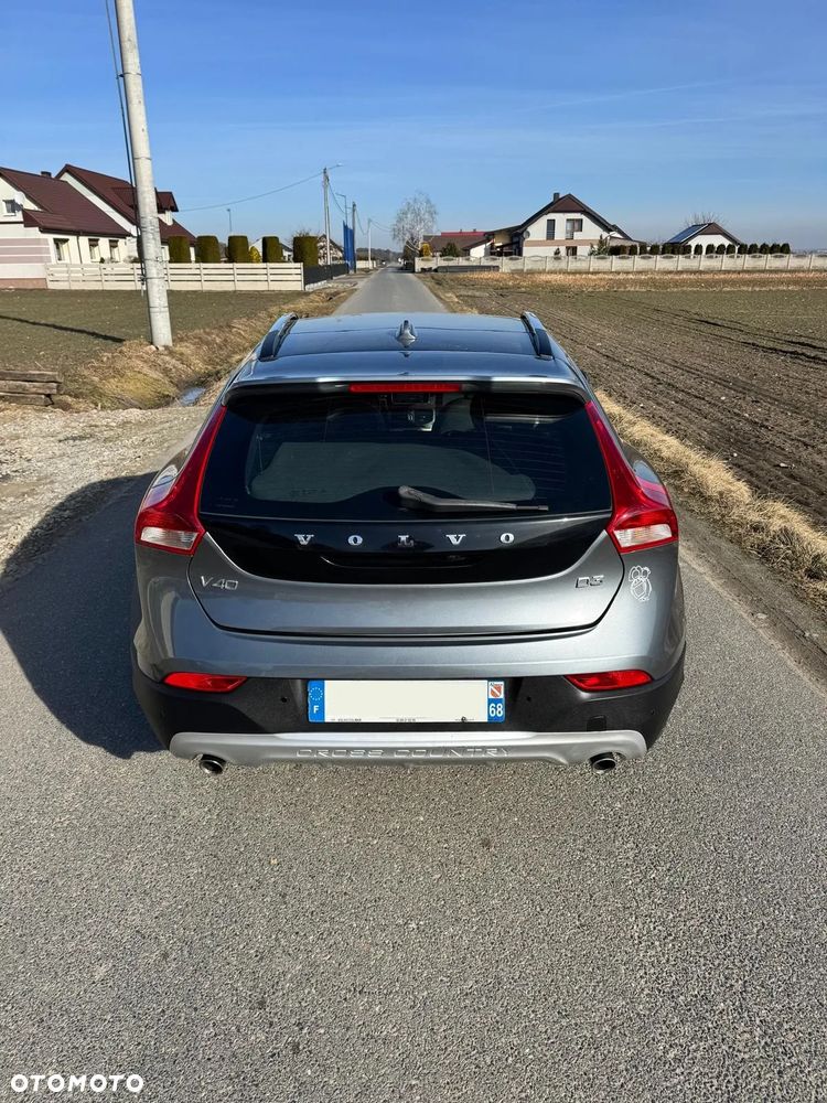 Volvo V40 Cross Country D3 Momentum - 4