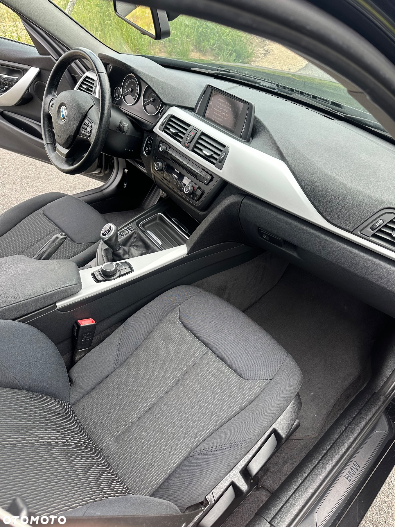 BMW Seria 3 318d - 14