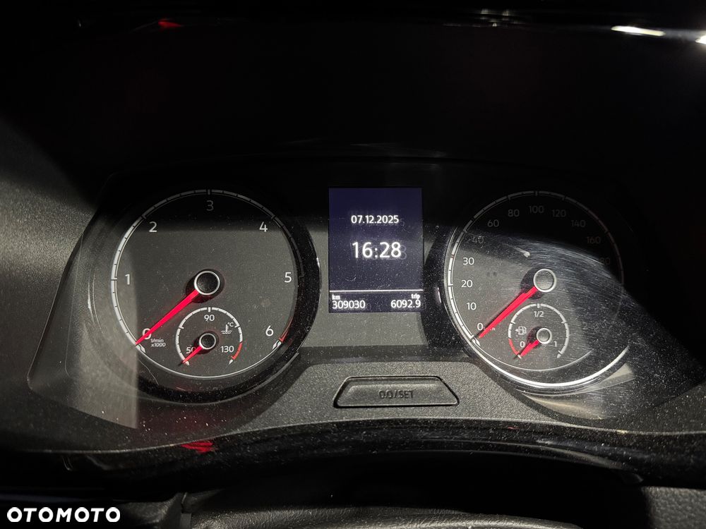 Volkswagen Multivan 2.0 TDI L1 Trendline DSG - 35