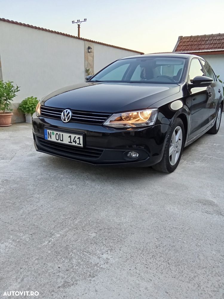 Volkswagen Jetta 1.2 TSI Life - 1