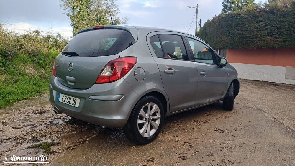 Opel Corsa 1.2 Enjoy FlexFuel - 4