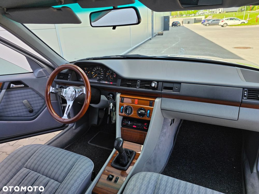 Mercedes-Benz W124 (1984-1993) - 20