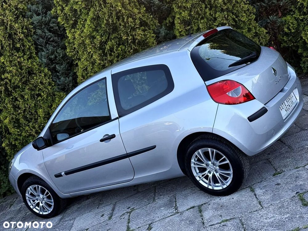 Renault Clio - 15