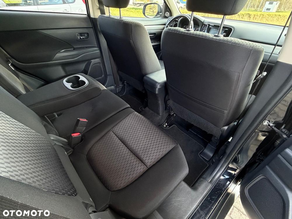 Mitsubishi Outlander 2.2 DI-D 4WD Top - 23