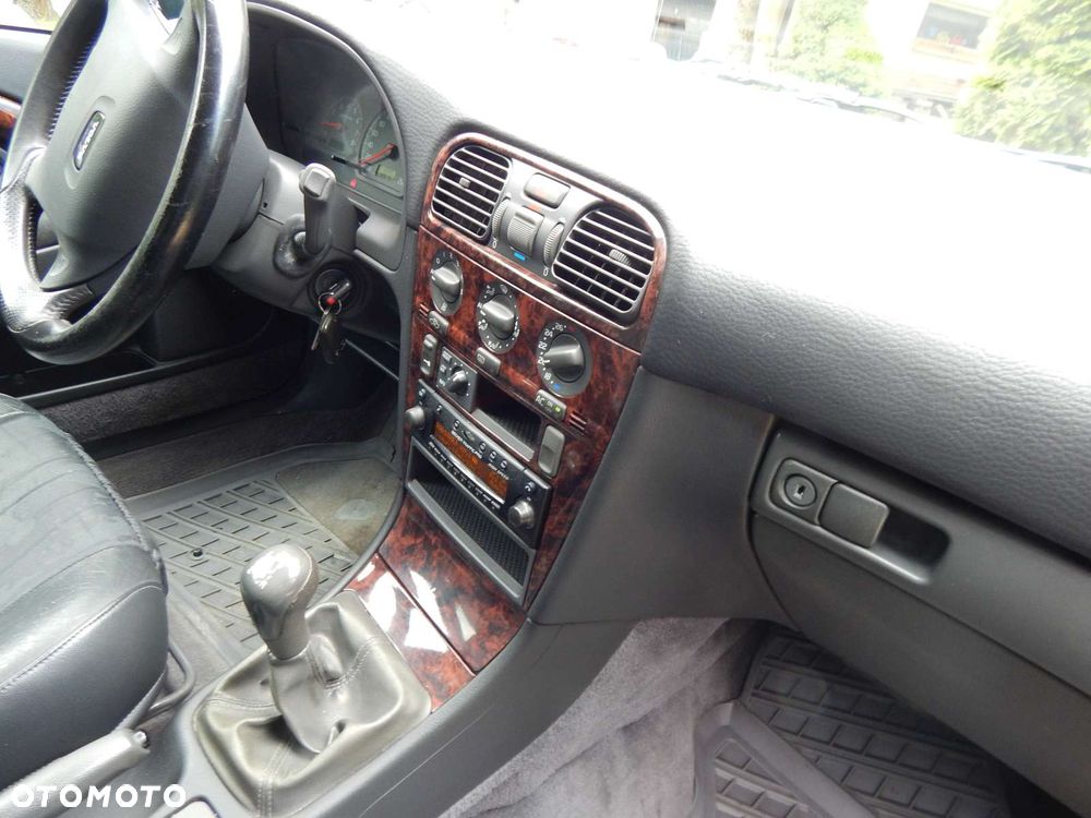 Volvo V40 2.0 Elegance - 13
