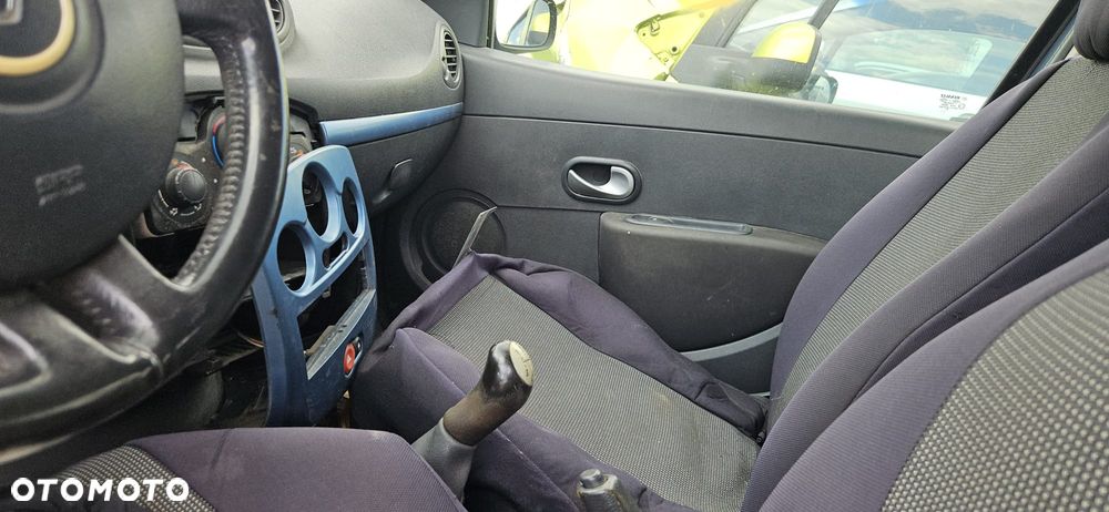 RENAULT CLIO III 05-09 1.2 16V  D4F 740 - ZDERZAK TYL TYLNI TEJ47 - 18