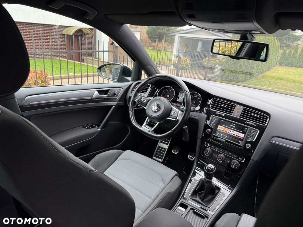 Volkswagen Golf - 13