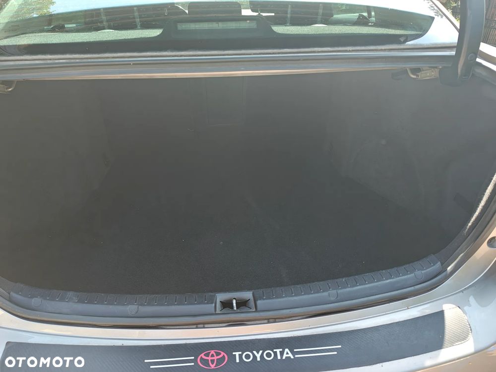 Toyota Avensis 2.0 D-4D Active - 10