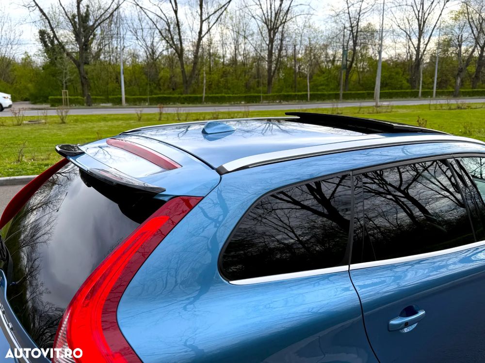 Volvo XC 60 D5 AWD Geartronic Summum - 8