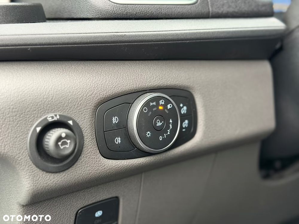 Ford FORD TRANSIT TREND PODWOZIE Z KABINĄ 2.0 ECOBLUE 130KM M6 FWD SKRZYNIA 350 L3 - 9