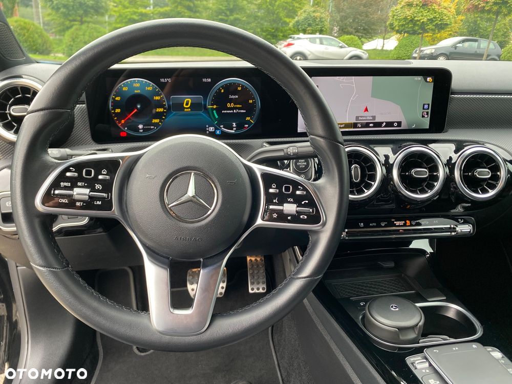 Mercedes-Benz Klasa A 180 Edition 1 7G-DCT - 16