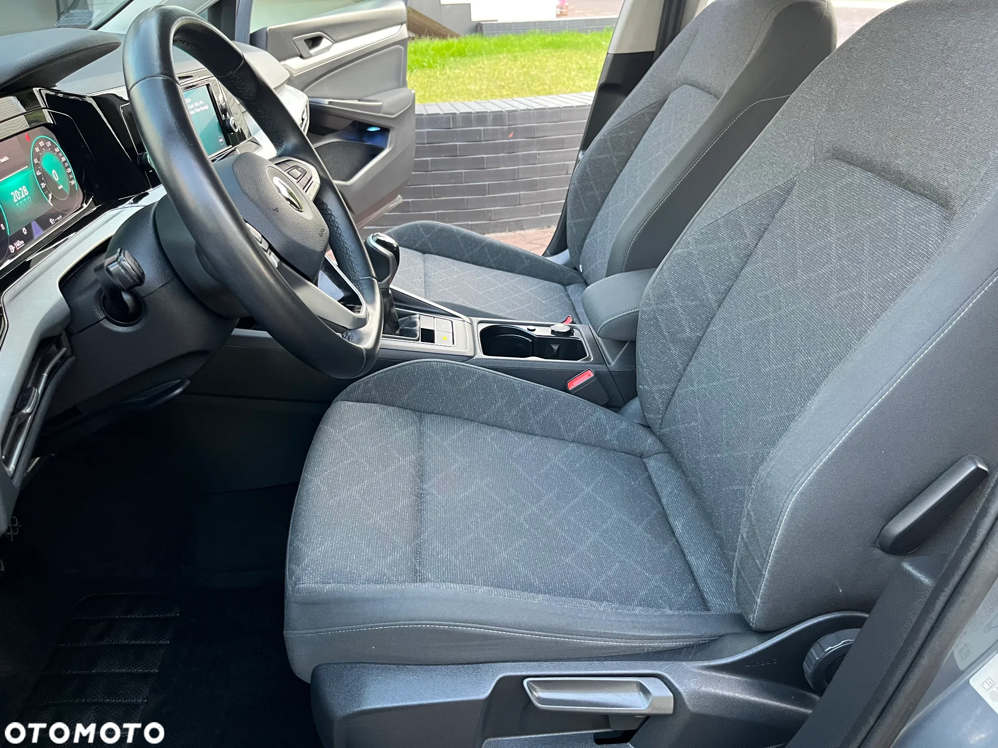 Volkswagen Golf VIII 1.5 TSI EVO Life - 17