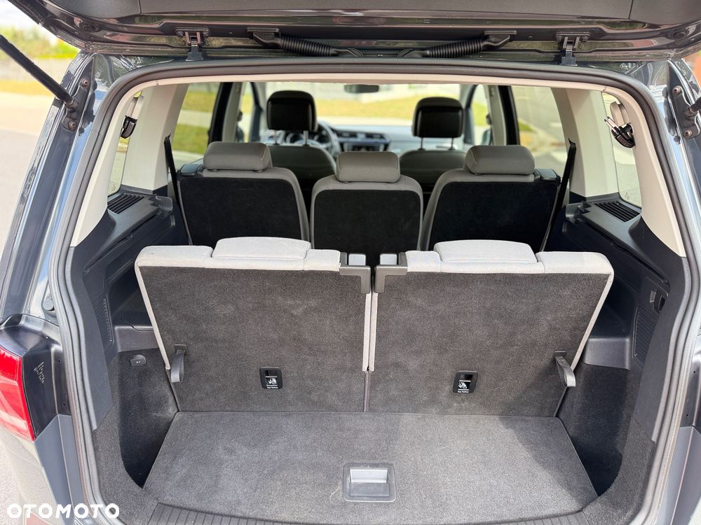 Volkswagen Touran 1.6 TDI SCR BlueMotion Technology DSG Trendline - 24