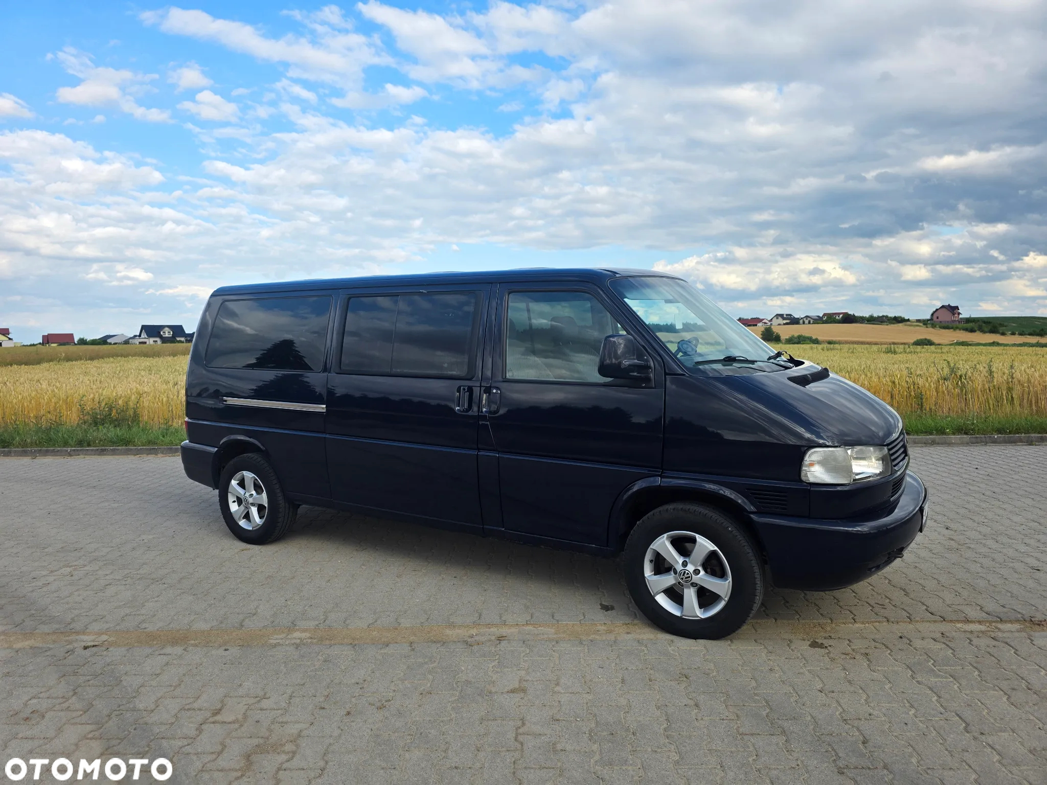 Volkswagen Caravelle - 3