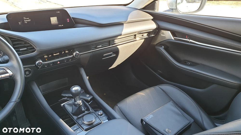 Mazda 3 2.0 mHEV Exclusive Line - 17