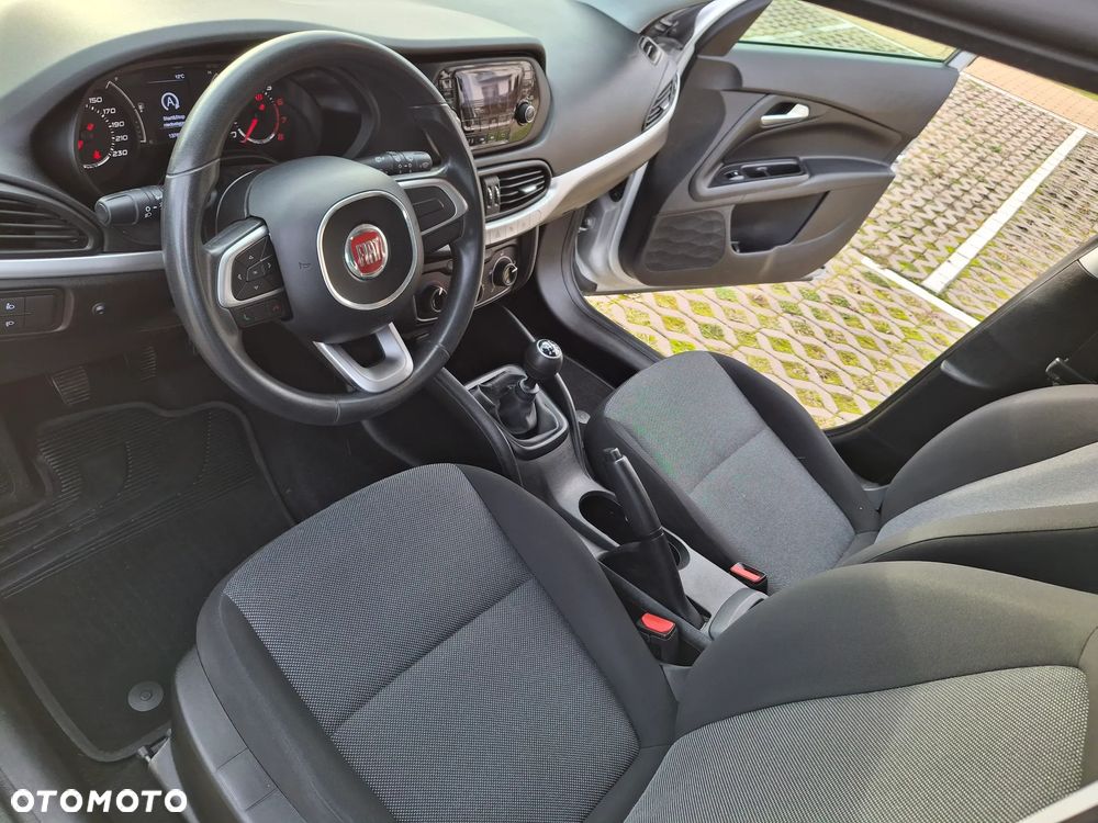 Fiat Tipo 1.4 16v Easy EU6d - 12