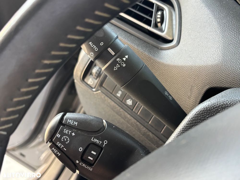 Peugeot 308 - 18