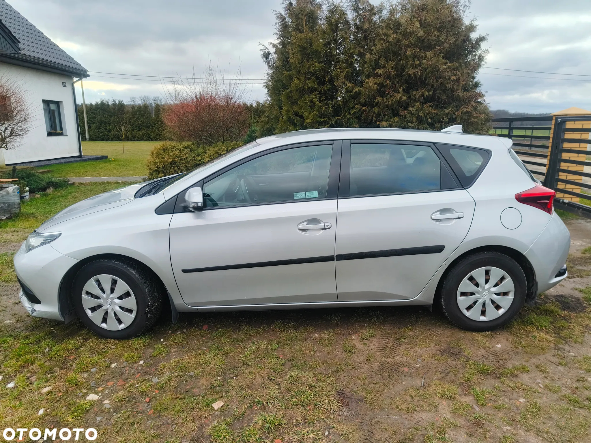 Toyota Auris 1.4 D-4D Active - 9