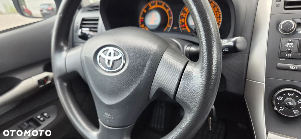 Toyota Auris 1.33 VVT-i Life - 35