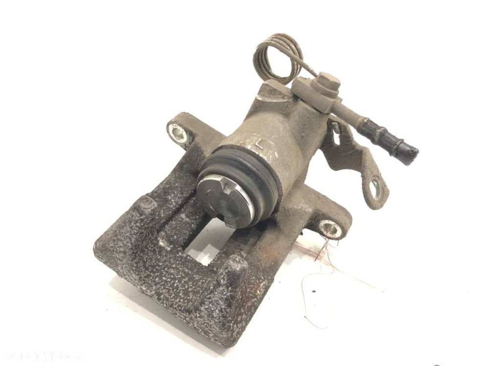 ZACISK LEWY TYŁ - 80.00 PLN - AUDI A6 C5 (4B2) 1997 - 2005 1.8 T 110 kW [150 KM] benzyna 1997 - - 3