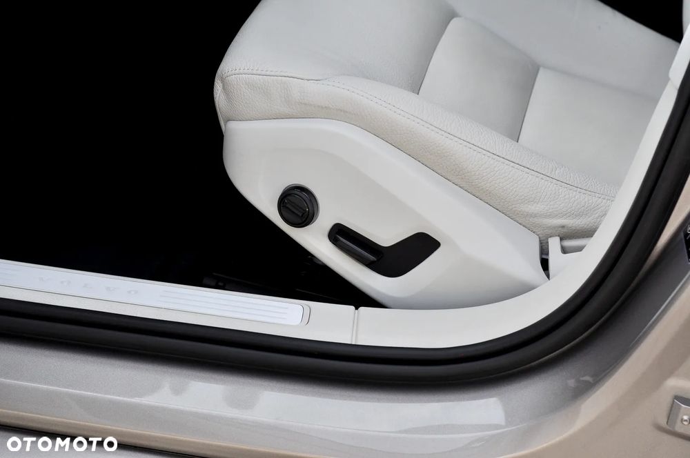 Volvo V60 B4 D Geartronic Momentum - 21