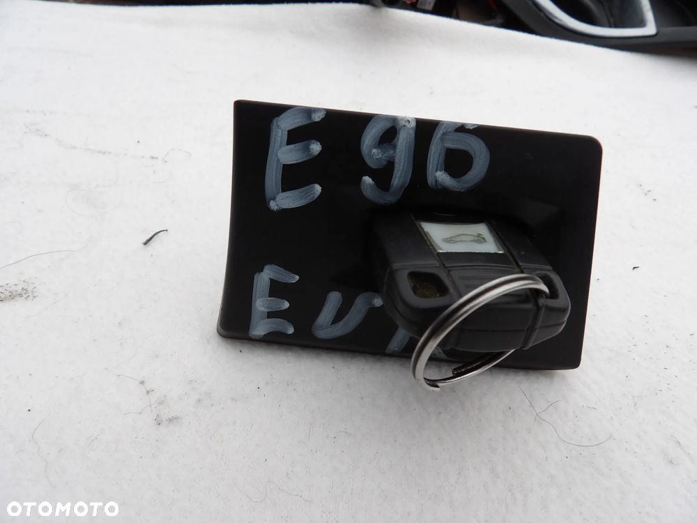 BMW - E90,E91 - STACYJKA Z KLUCZYKIEM - 6954719 - 1
