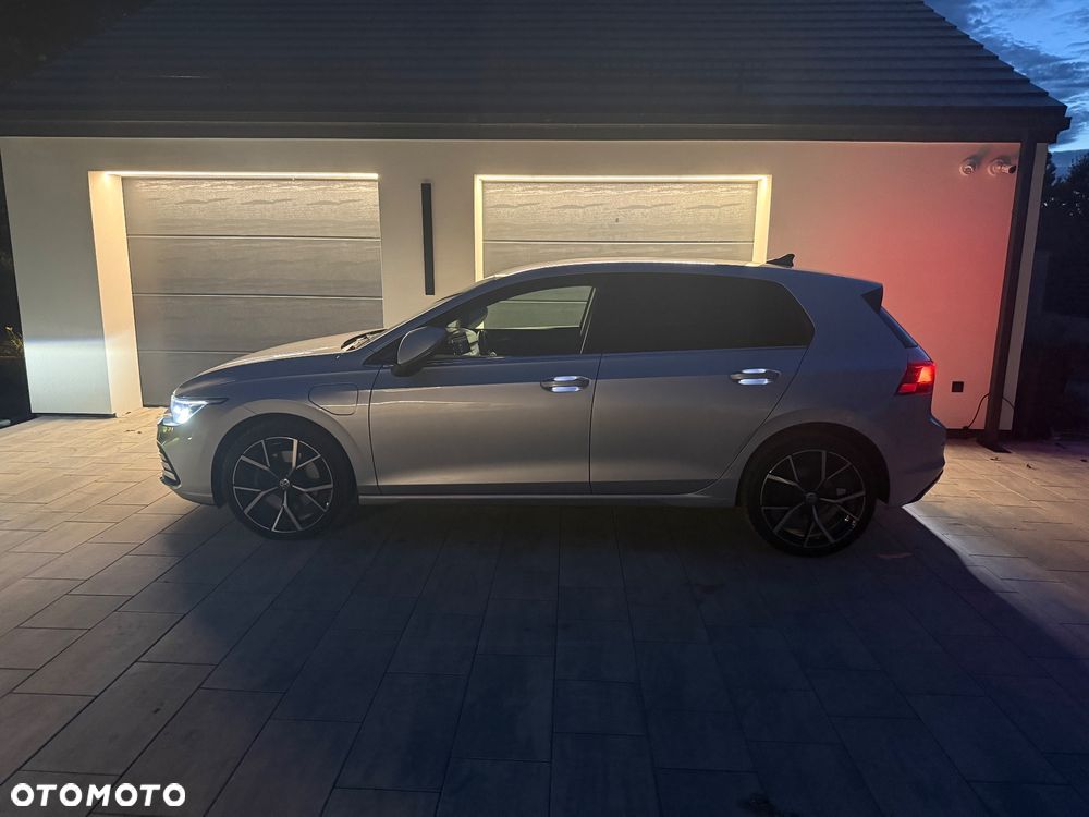 Volkswagen Golf 1.5 eTSI EVO Style DSG - 24