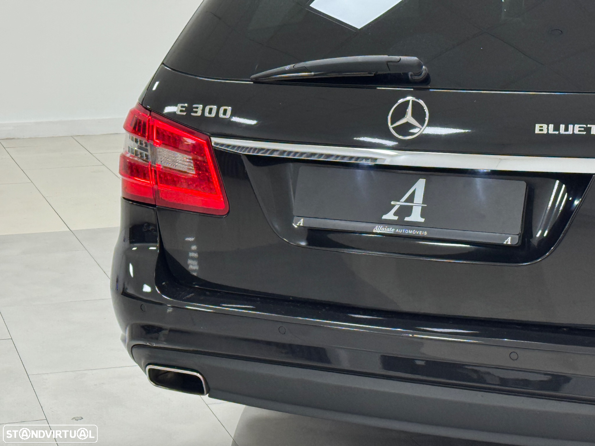 Mercedes-Benz E 300 Bluetec Hybrid Avantgarde - 17