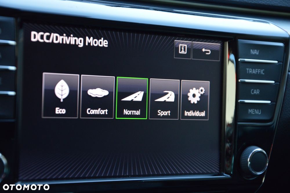Skoda Superb 2.0 TDI 4x4 DSG Ambition - 40