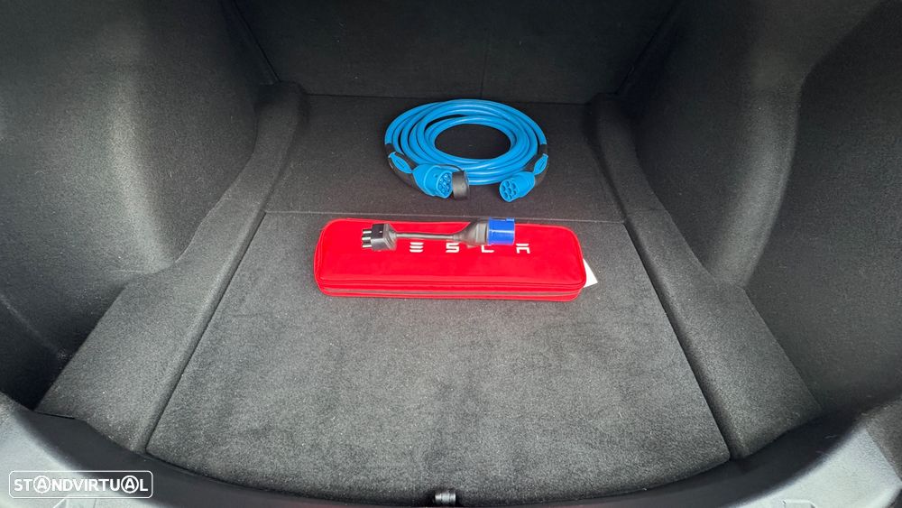 Tesla Model 3 Long-Range Dual Motor AWD - 32